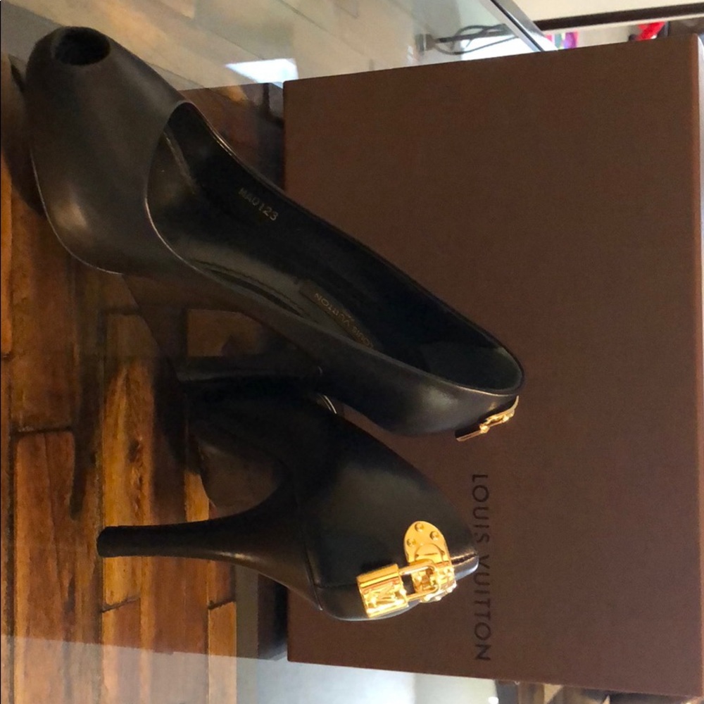 100% Authentic LOUIS VUITTON HEELS